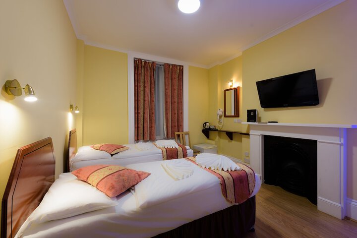 Room 10 of 81