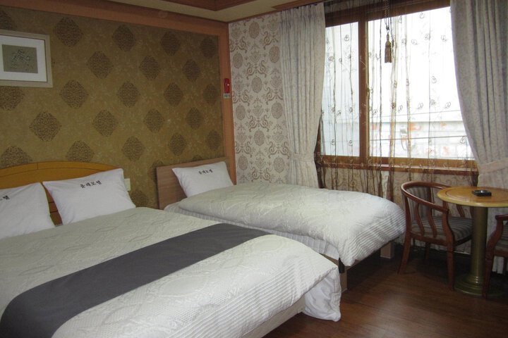 Room 23 of 36