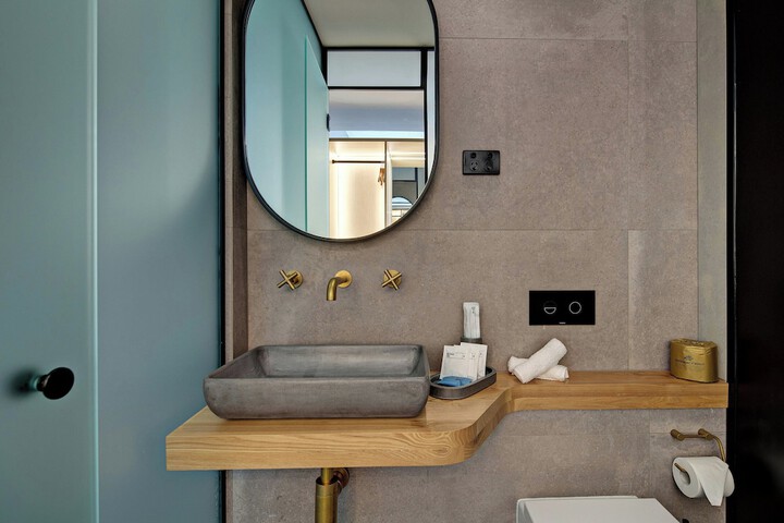 Room 84 of 308