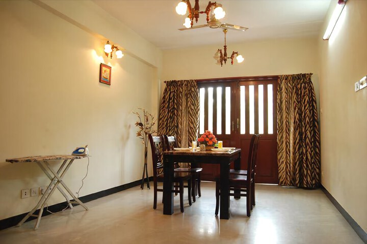 Dining Photos