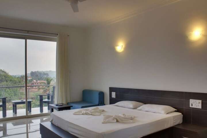 Room 6 of 16