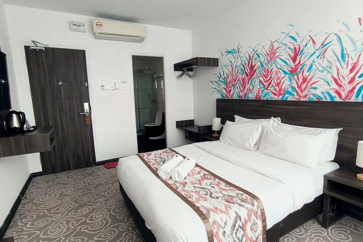 Room 30 of 76