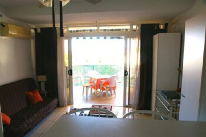 Room 5 of 8