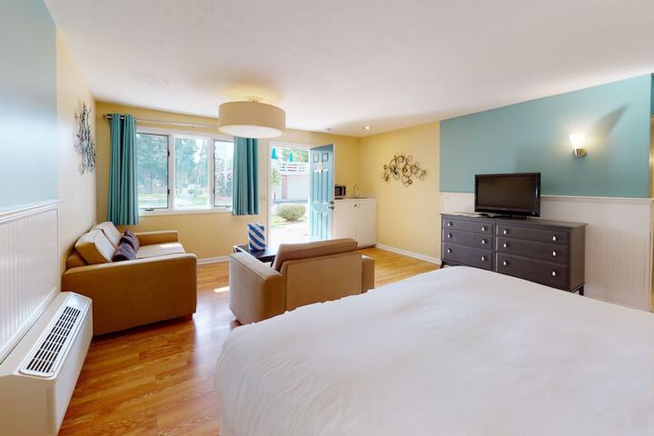 Room 40 of 85