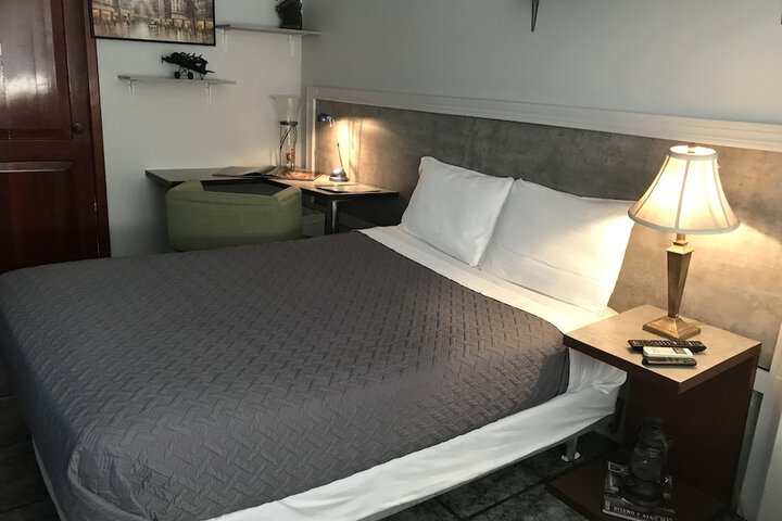 Room 10 of 29