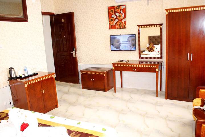 Room 48 of 66