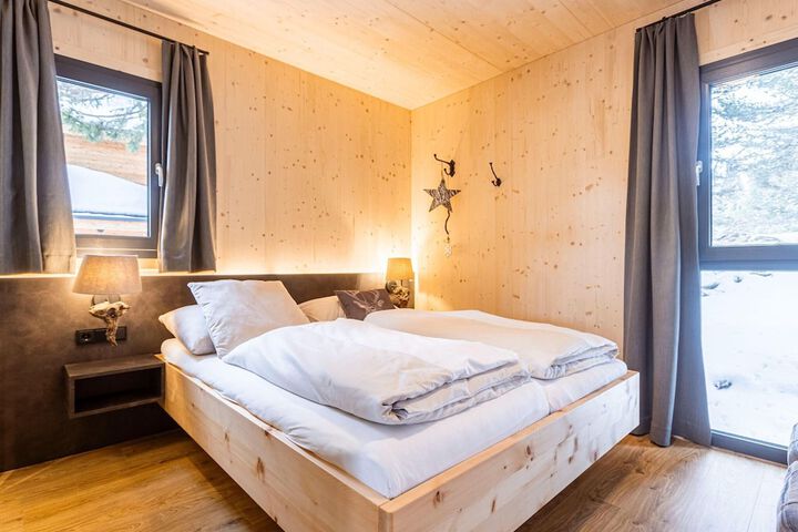 Room 4 of 37