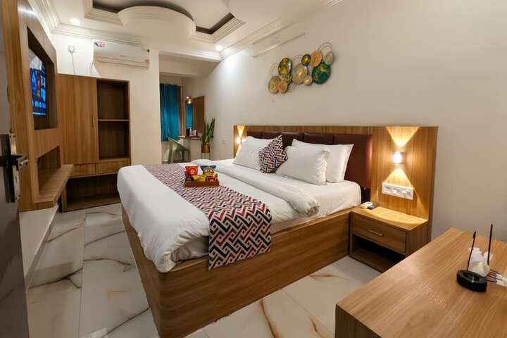 Room 12 of 22