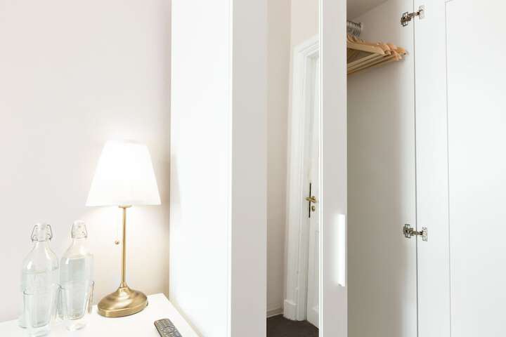 Room 28 of 63