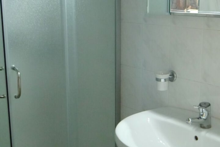 Room 14 of 32