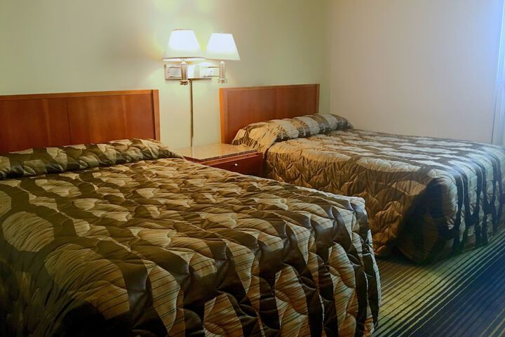 Room 8 of 32