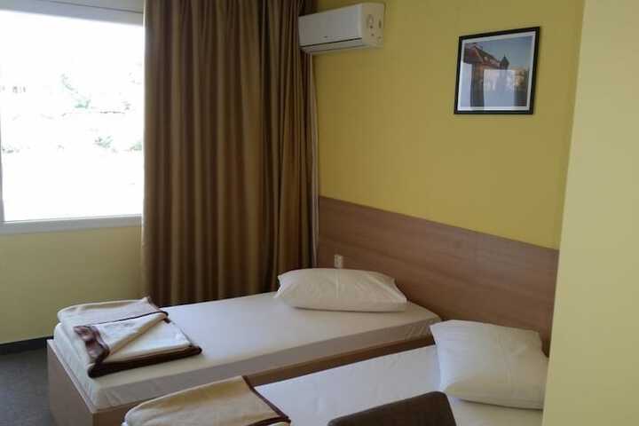 Room 5 of 49