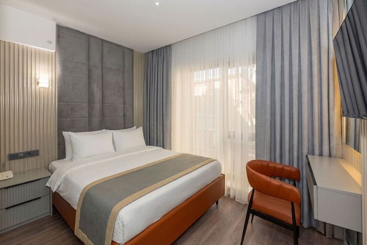 Room 16 of 74