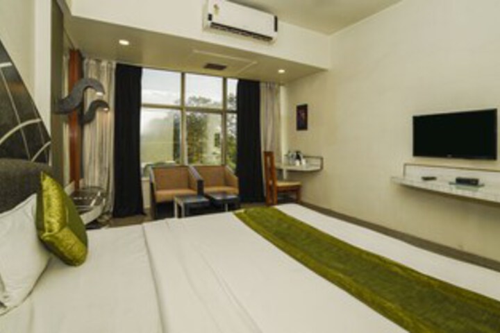 Room 20 of 38