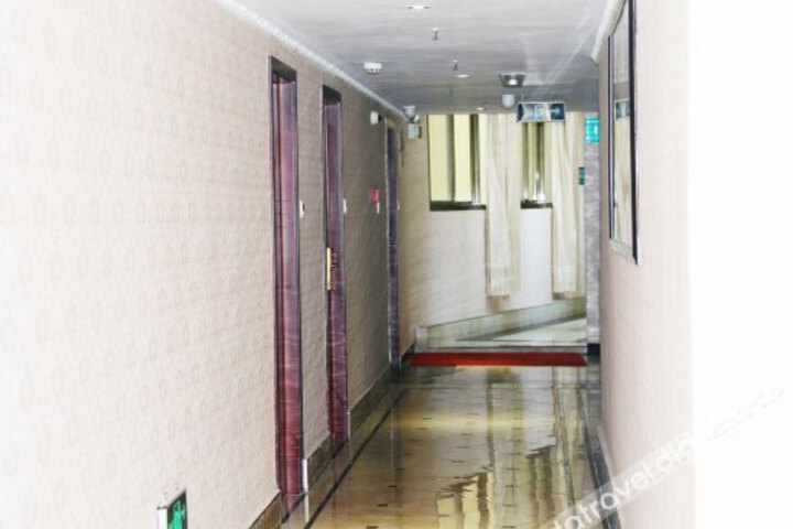 GreenTree Alliance Hotel (Longnan Railway Station Olive Base)