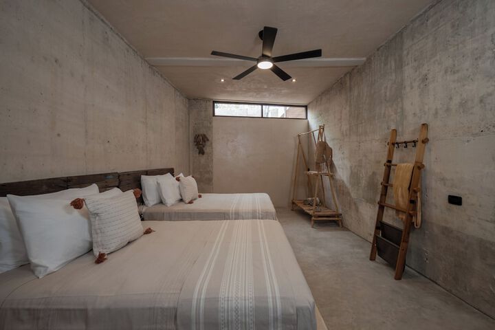 Room 25 of 78