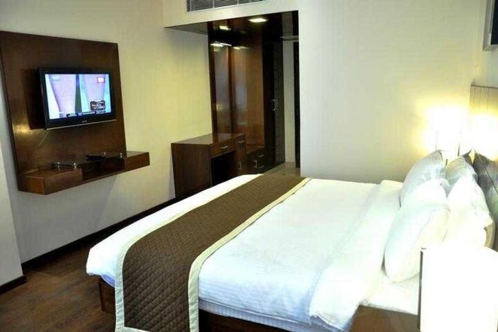Hotel O Fabulous Inn Near Pvr Ansal Plaza Greater Noida