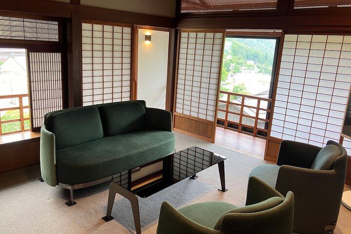 Room 16 of 48