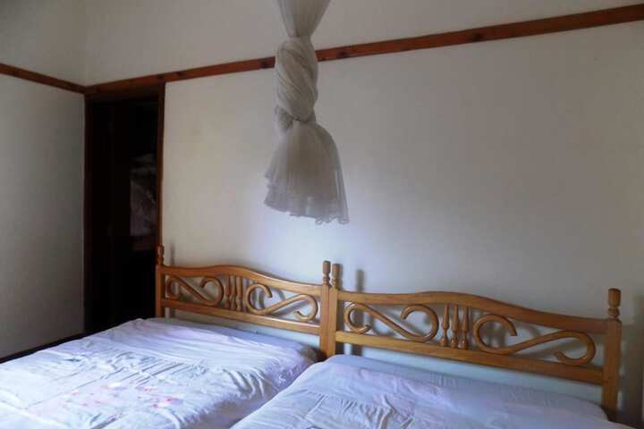 Room 15 of 32