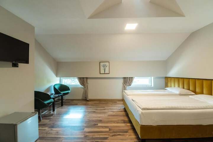 Room 5 of 26