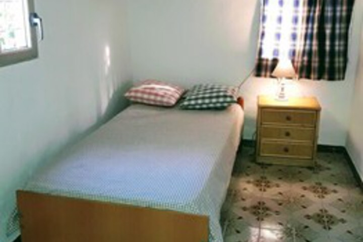 Room 13 of 34
