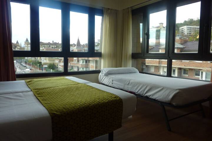 Room 2 of 30