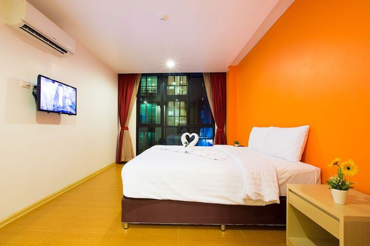 Room 2 of 26