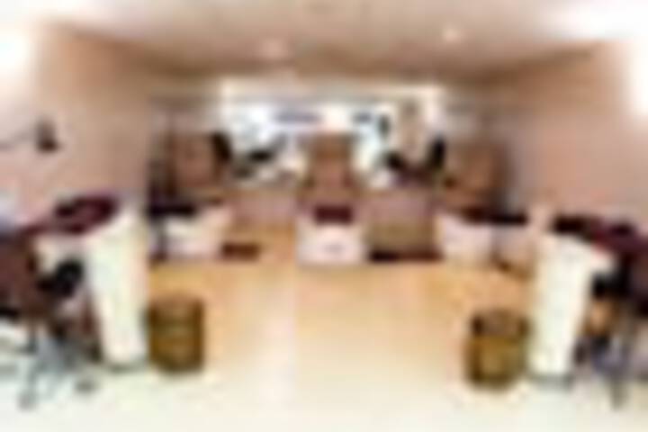 Nail salon