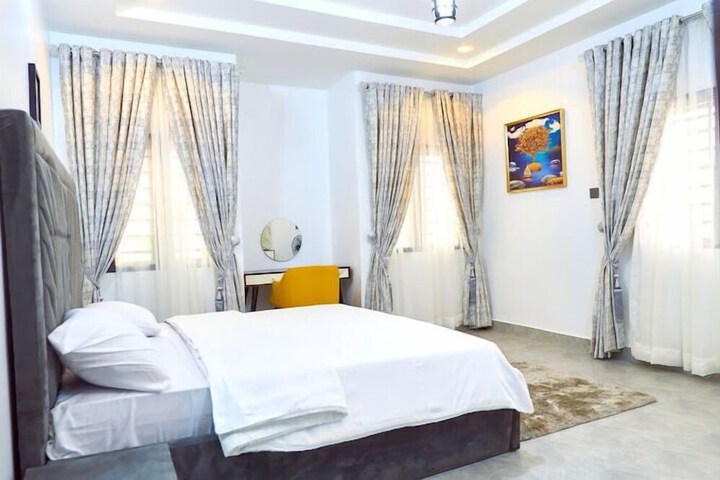 Room 4 of 47