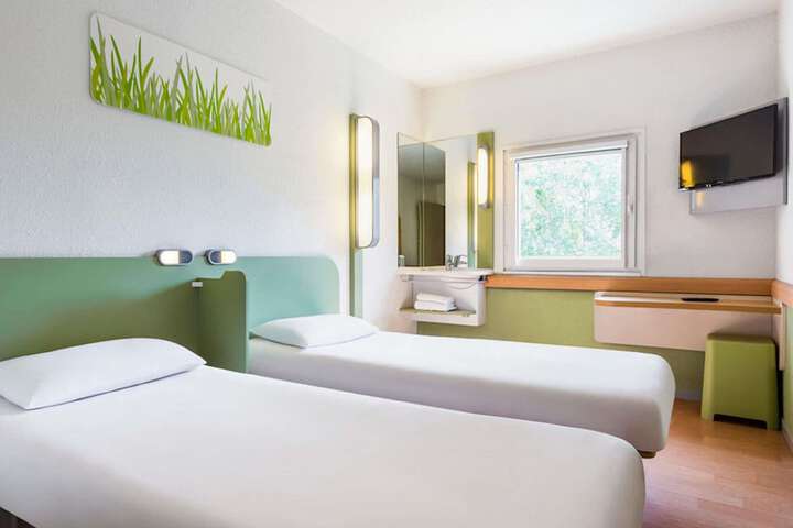 Room 7 of 70