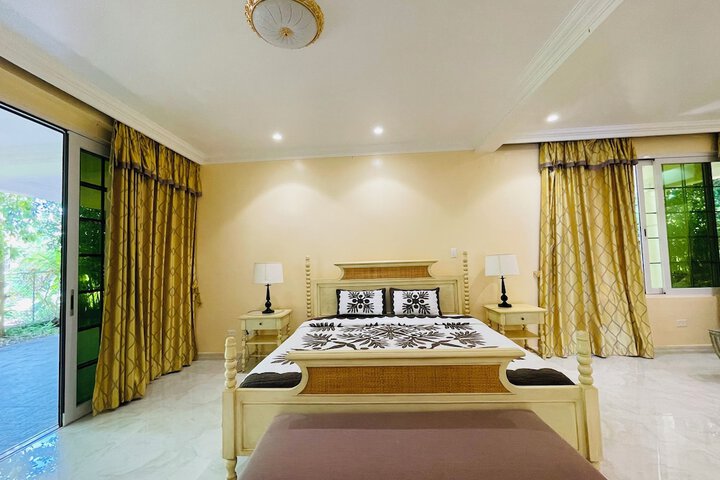 Room 10 of 73