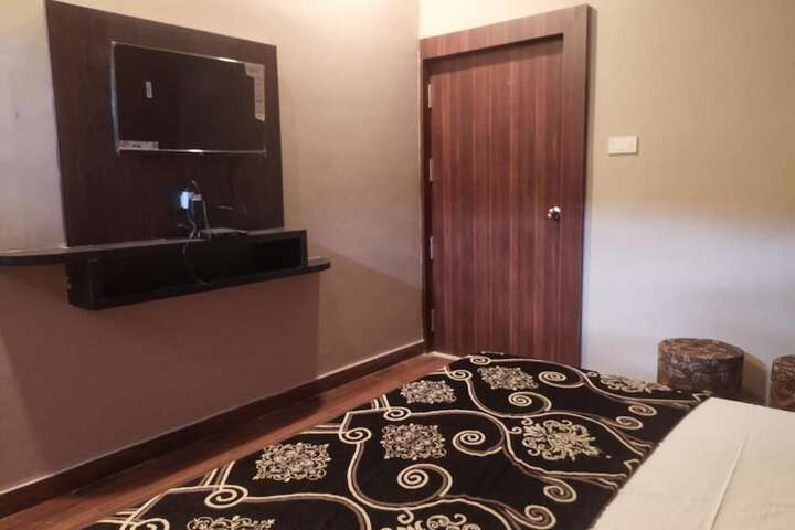 Room 7 of 28