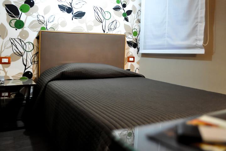 Room 8 of 62