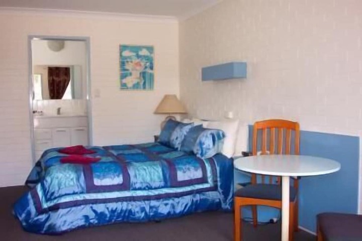 Room 4 of 33