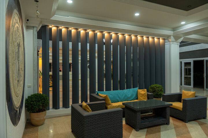 Guest Lobby