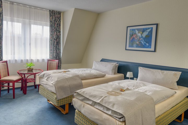 Room 15 of 27