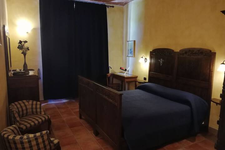 Room 4 of 62