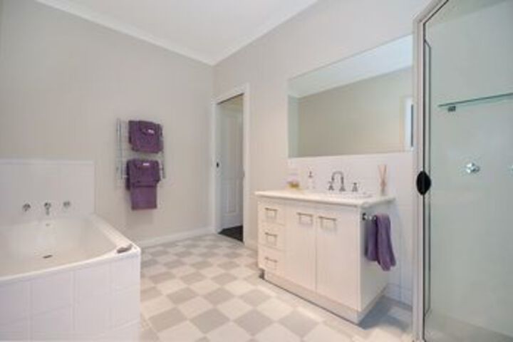 Room 2 of 6
