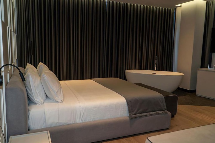 Room 7 of 34