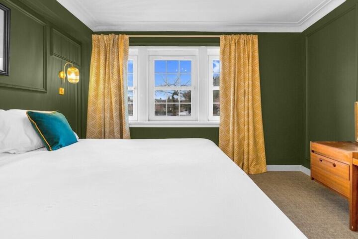 Room 21 of 46