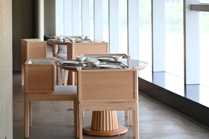 Dining 88 of 126