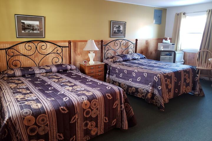 Basic Room 1 Queen Bed (14 of 18)