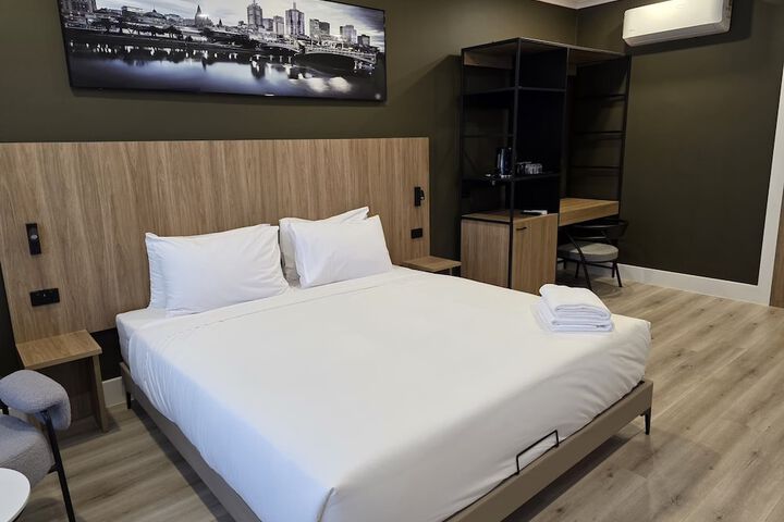 Room 14 of 38