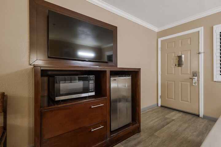 2 Queen Beds (11 of 20)