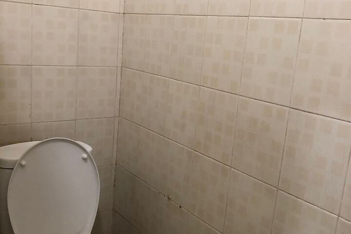 Room 13 of 21