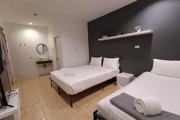 Room 16 of 43