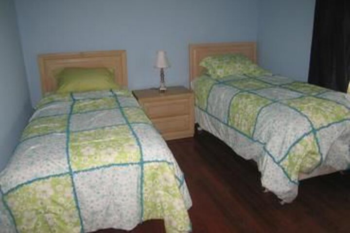 Room 7 of 12