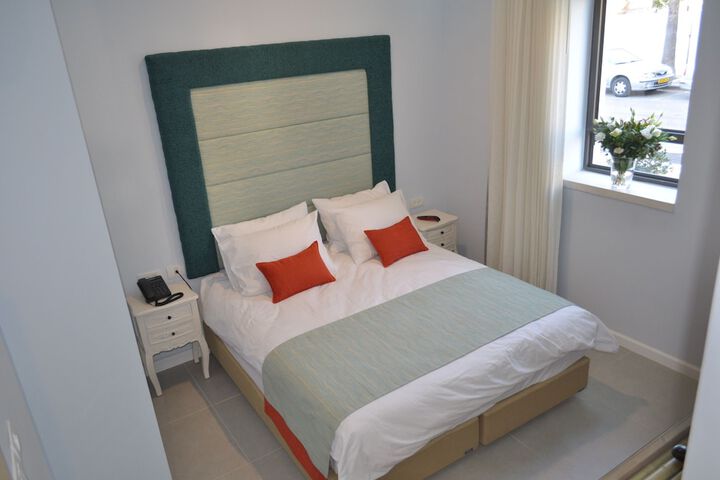 Room 9 of 43