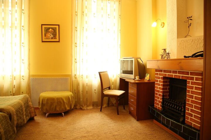 Room 23 of 115