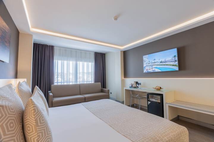 Room 38 of 122
